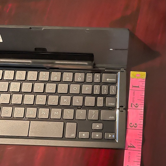 ZAGG Pocket Keyboard For Tablets & Smart Phones - Picture 10 of 11